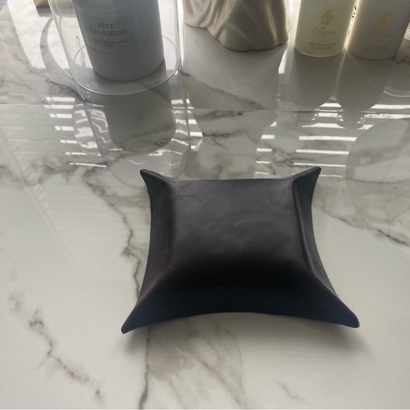 LEATHER VALET TRAY - Picture 2 of 2